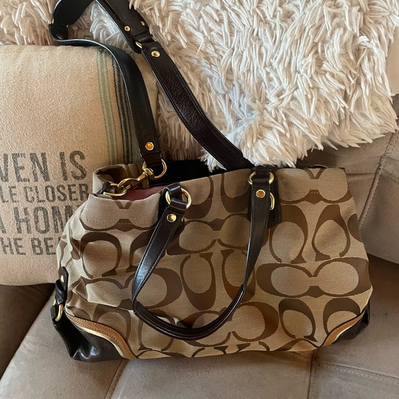 Coach - Picture 6 of 8